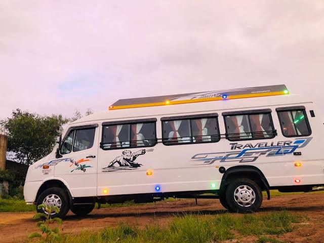 20 Seat Tempo Traveller